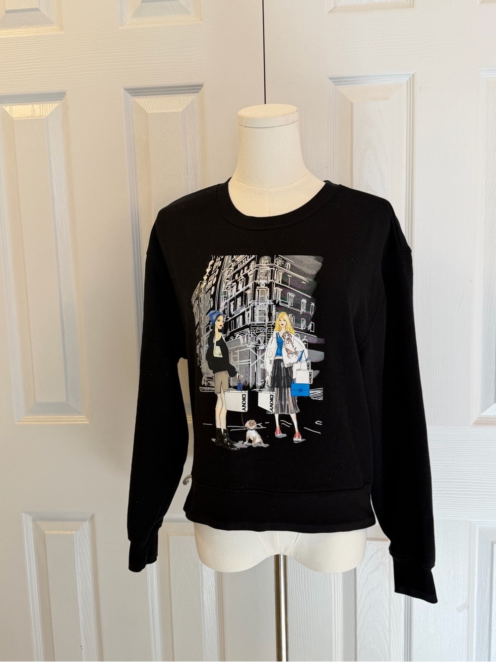 DKNY Black Graphic Sweatshirt NYC Shopping Fashion Scene Size Small